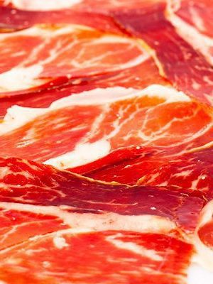Jamón de Bellota 100% Ibérico loncheado, curado artesanalmente y envasado al vacío