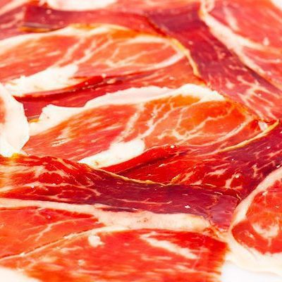Jamón de Bellota 100% Ibérico loncheado, curado artesanalmente y envasado al vacío