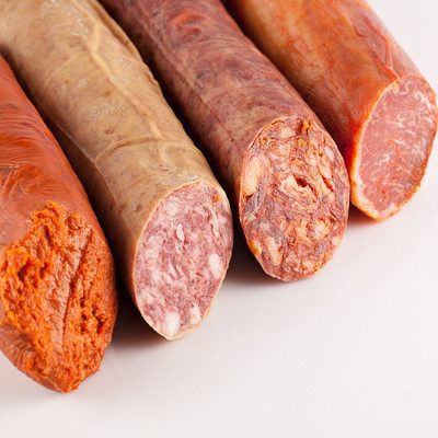 Lote de Embutidos Ibéricos de Bellota – Lomo, Chorizo, Salchichón y Sobrasada Lote de embutidos ibéricos de bellota con lomo, chorizo, salchichón y sobrasada artesanal
